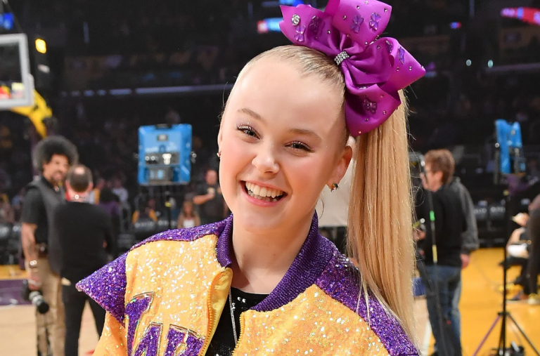 How Much Does Jojo Siwa Charge For A Booking?