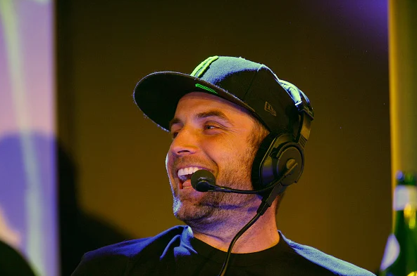 How Much Does Tj Make Per Season?